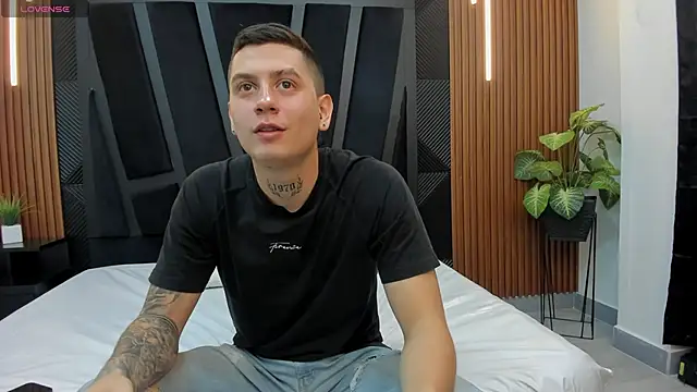 Yeiko Romero  online show from 6, 3, 2025