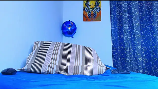 Thomass00 online show from 4, 4, 2026