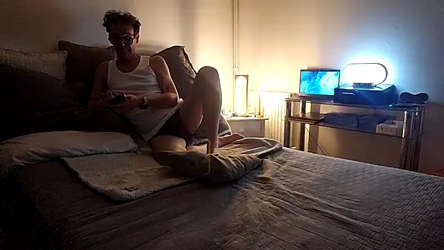 ImYourXtoy online show from 25, 4, 2026