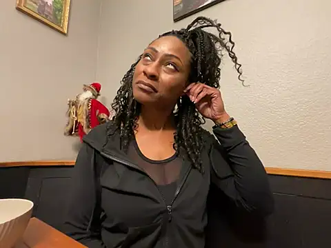 Snapshot of wynterheat chatting on 7, 1, 2025 wynterheat online show from 7, 1, 2025