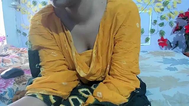 Snapshot of aarjulove chatting on 23, 4, 2026 aarjulove online show from 23, 4, 2026