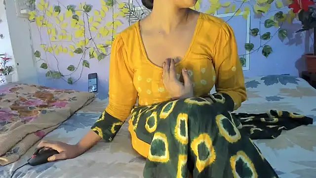 Snapshot of aarjulove chatting on 3, 5, 2026 aarjulove online show from 3, 5, 2026