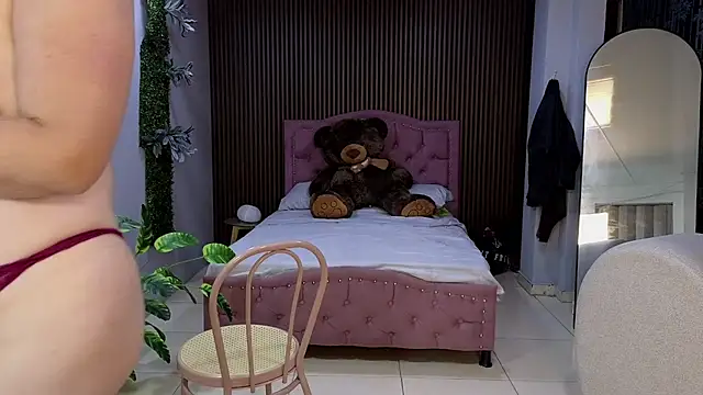 camil milfdream online show from 30, 3, 2026