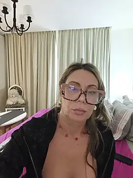 Snapshot of lolavalecuatro chatting on 31, 5, 2026 lolavalecuatro online show from 31, 5, 2026