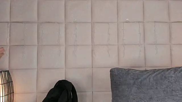 Nia Bunny online show from 10, 1, 2025