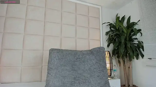 Nia Bunny online show from 16, 1, 2025