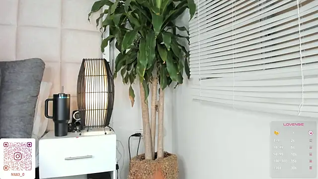 Nia Bunny online show from 8, 2, 2025