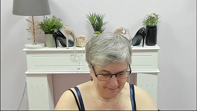 IrisDream online show from 7, 1, 2026