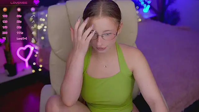 SilverrMoon online show from 2, 12, 2025