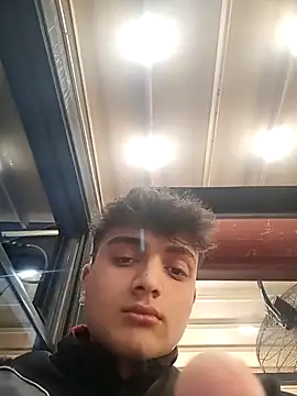 boy 3835 online show from 15, 3, 2025