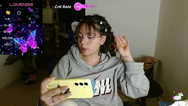 TRIXIE TANG28 online show from 3, 3, 2026