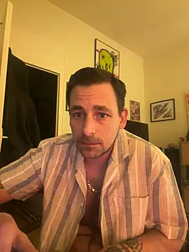 Snapshot of defbond420 chatting on 21, 1, 2025 defbond420 online show from 21, 1, 2025
