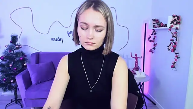 BritnieCute online show from 18, 12, 2024