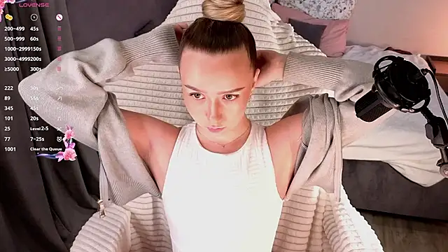 HollisBeckett online show from 1, 3, 2026