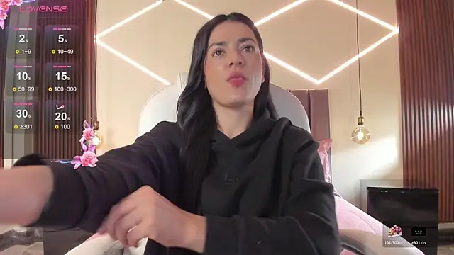 BellaClaiir online show from 16, 4, 2026