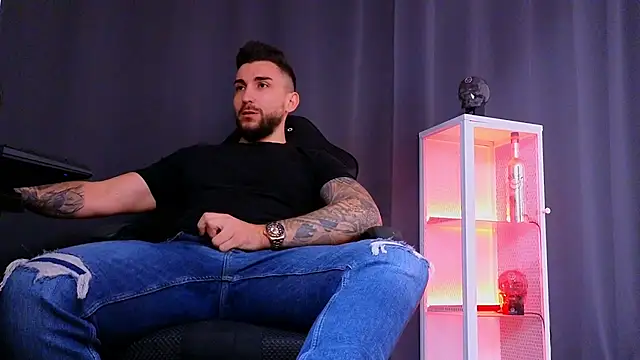 MightyAaron66 online show from 13, 2, 2025