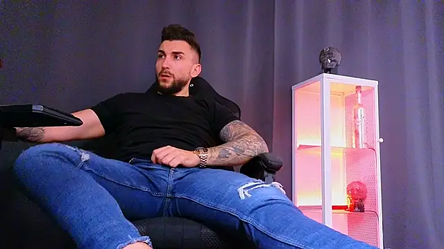 MightyAaron66 online show from 13, 2, 2025