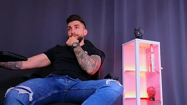 MightyAaron66 online show from 14, 2, 2025