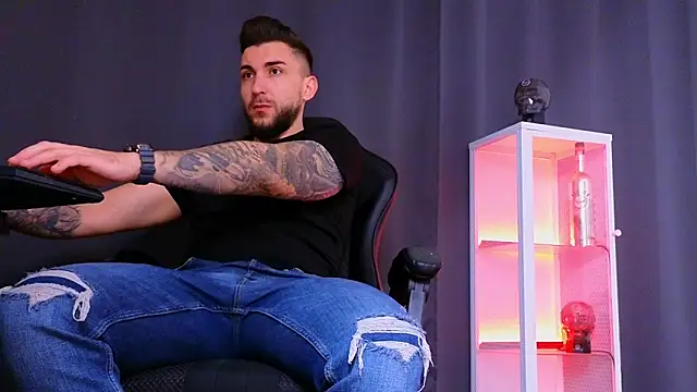 MightyAaron66 online show from 15, 2, 2025