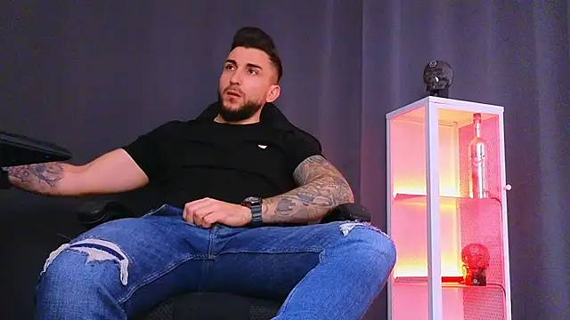 MightyAaron66 online show from 15, 2, 2025