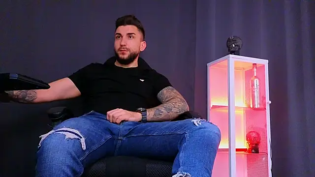 MightyAaron66 online show from 17, 2, 2025