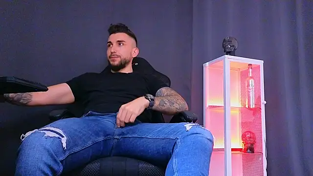 MightyAaron66 online show from 20, 2, 2025