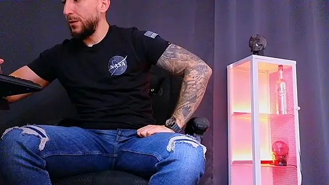 MightyAaron66 online show from 27, 2, 2025