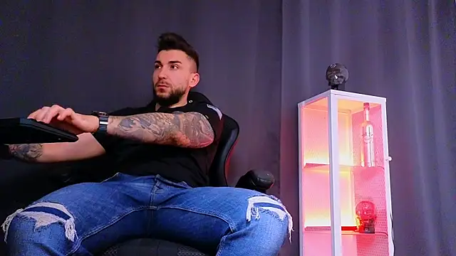 MightyAaron66 online show from 28, 2, 2025