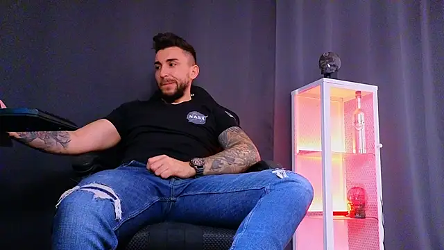 MightyAaron66 online show from 28, 2, 2025