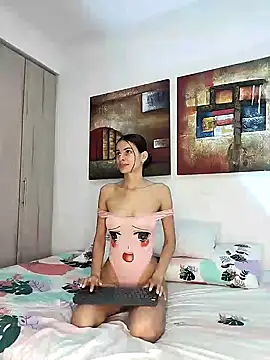 cuteluci  online show from 18, 12, 2024