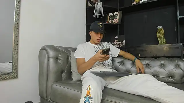 HeellBoy  online show from 10, 10, 2025