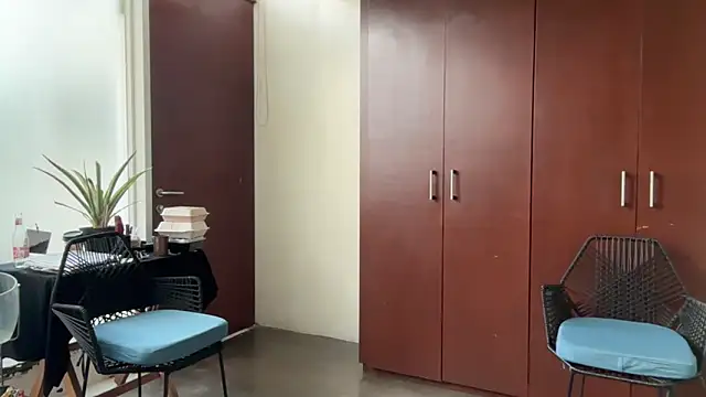 alanan881 online show from 10, 4, 2026