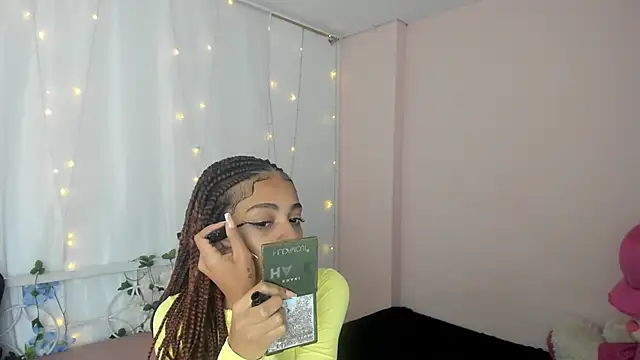 Snapshot of Abigail_Wilson_ chatting on 10, 1, 2025 Abigail Wilson online show from 10, 1, 2025