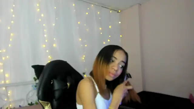 Snapshot of Abigail_Wilson_ chatting on 4, 2, 2025 Abigail Wilson online show from 4, 2, 2025