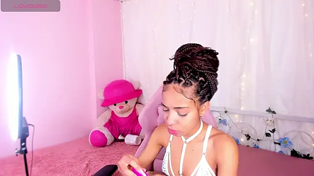 Snapshot of Abigail_Wilson_ chatting on 8, 3, 2025 Abigail Wilson online show from 8, 3, 2025