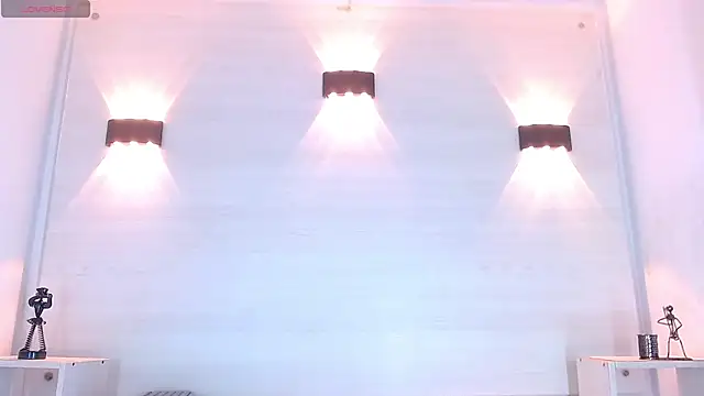 Molly Spears online show from 3, 2, 2025