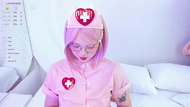 NanaOsaky online show from 10, 2, 2025