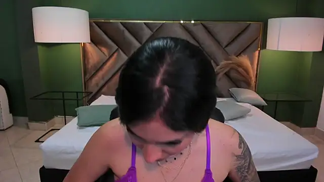 Mia Elowen online show from 30, 1, 2025