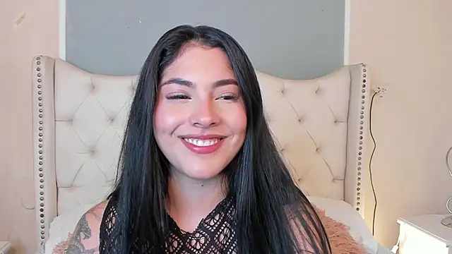 Mia Elowen online show from 12, 2, 2025