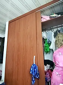 LaurenWelly  online show from 18, 3, 2025