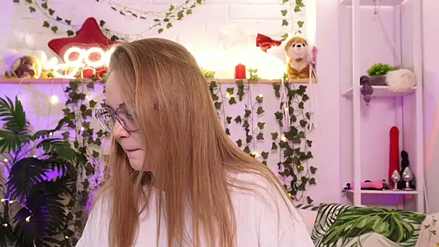 MonicaAsis online show from 5, 4, 2026