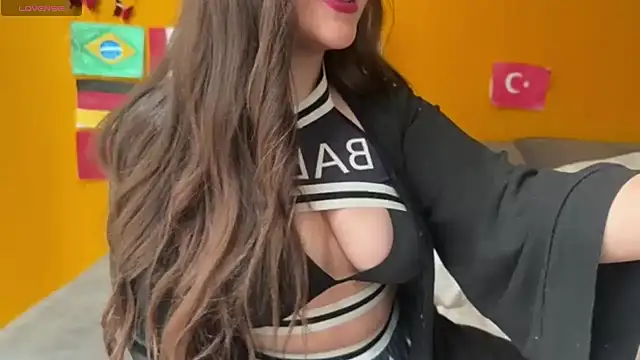 Elinatiranda online show from 23, 6, 2026