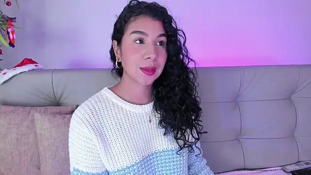 Snapshot of candyy_bella chatting on 23, 12, 2024 candyy bella online show from 23, 12, 2024