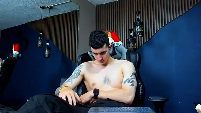 JacksonOlsenn online show from 6, 1, 2025