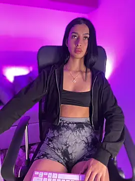 maddy bronw  online show from 28, 1, 2025