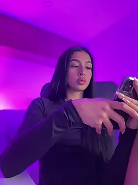 maddy bronw  online show from 31, 1, 2025