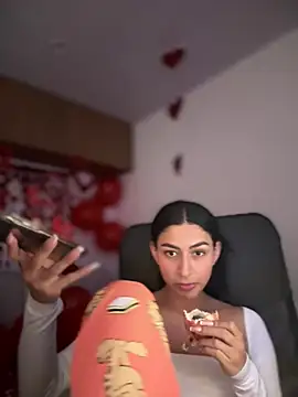 maddy bronw  online show from 13, 2, 2025