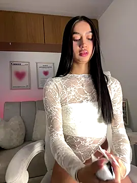 maddy bronw  online show from 4, 11, 2025