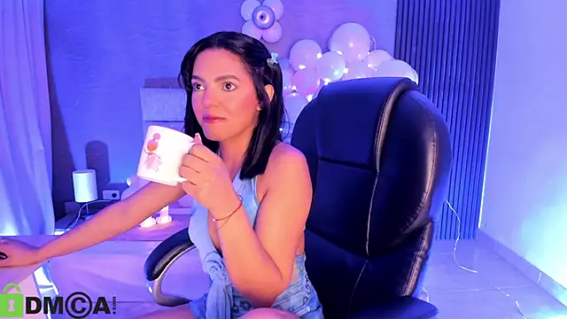 Cristal  adams online show from 21, 10, 2025