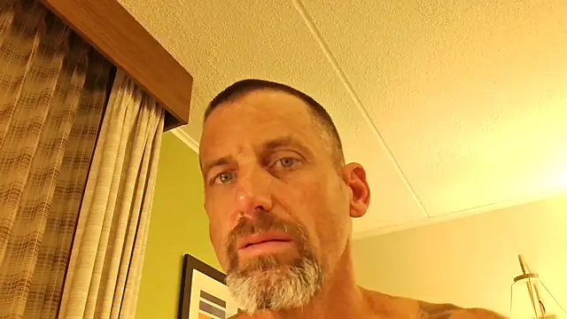 Snapshot of overaveragefreak4you chatting on 3, 10, 2025 overaveragefreak4you online show from 3, 10, 2025